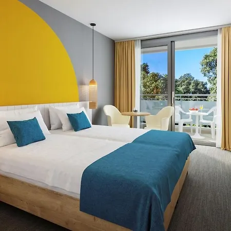 Club Sunny By Valamar 3*