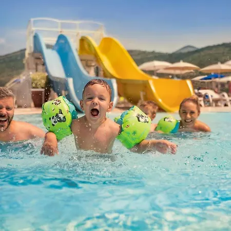 Szálloda Sunny By Valamar