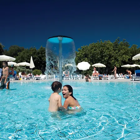 Sunny By Valamar 호텔