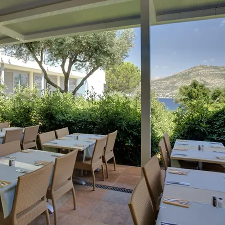 Sunny By Valamar Hotel