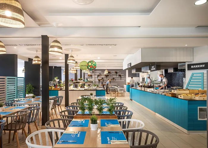 호텔 Sunny By Valamar 3*