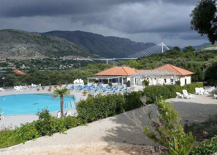 호텔 Sunny By Valamar 3*