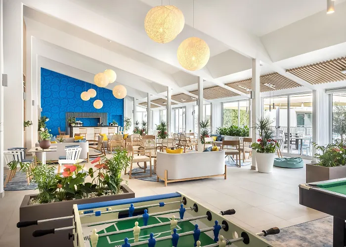 Hotel Sunny By Valamar 3*